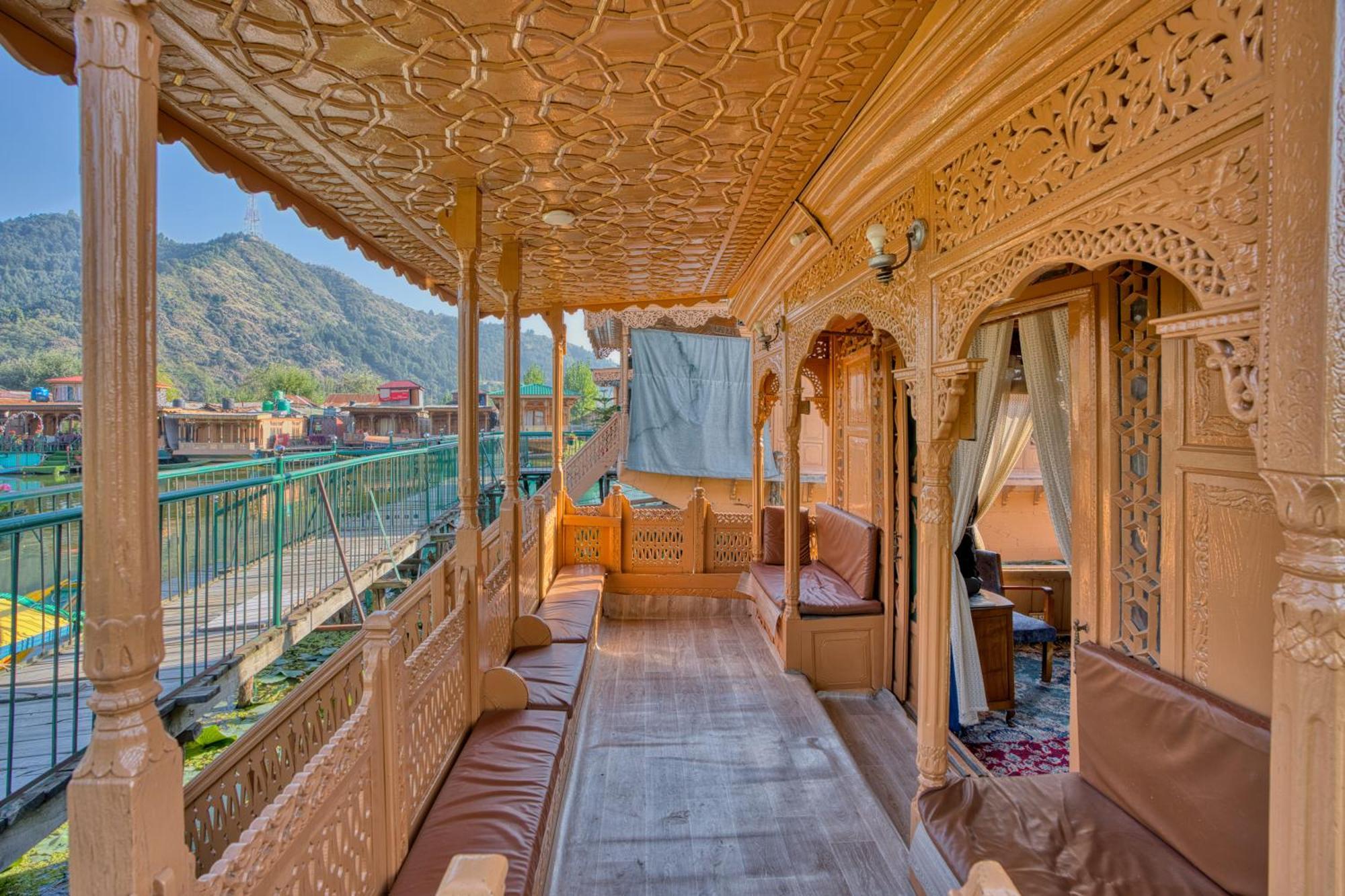 Best View Group Of Houseboats Hotel Srinagar  Exterior photo