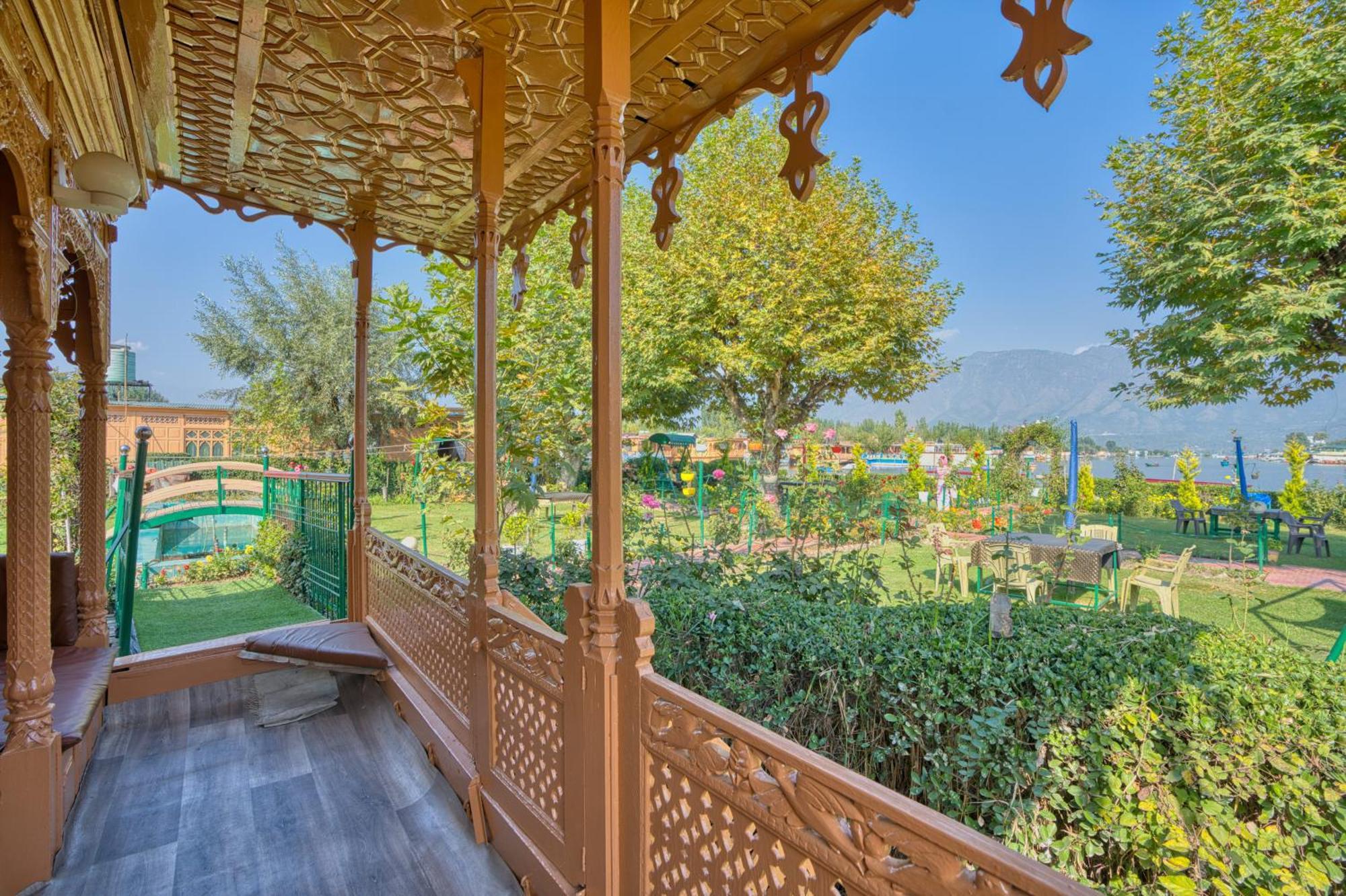 Best View Group Of Houseboats Hotel Srinagar  Exterior photo